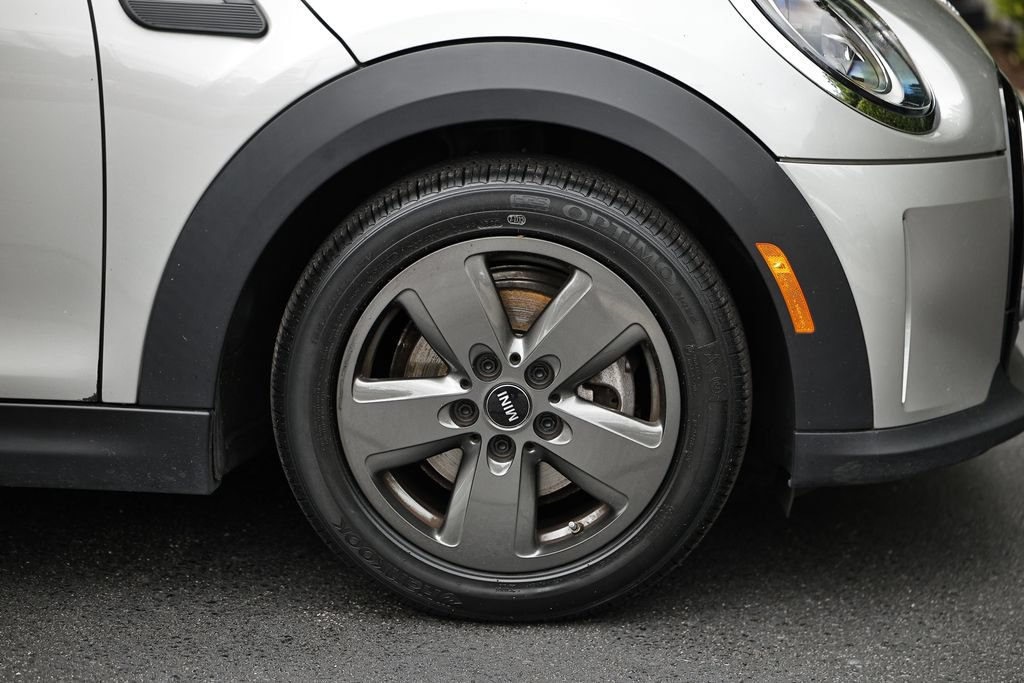 Used 2024 MINI Cooper 2-Door Hardtop FWD image 4
