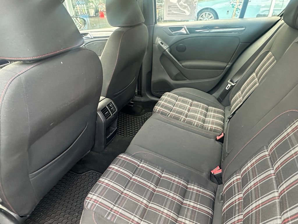 Used 2013 Volkswagen Golf 4-Door image 3