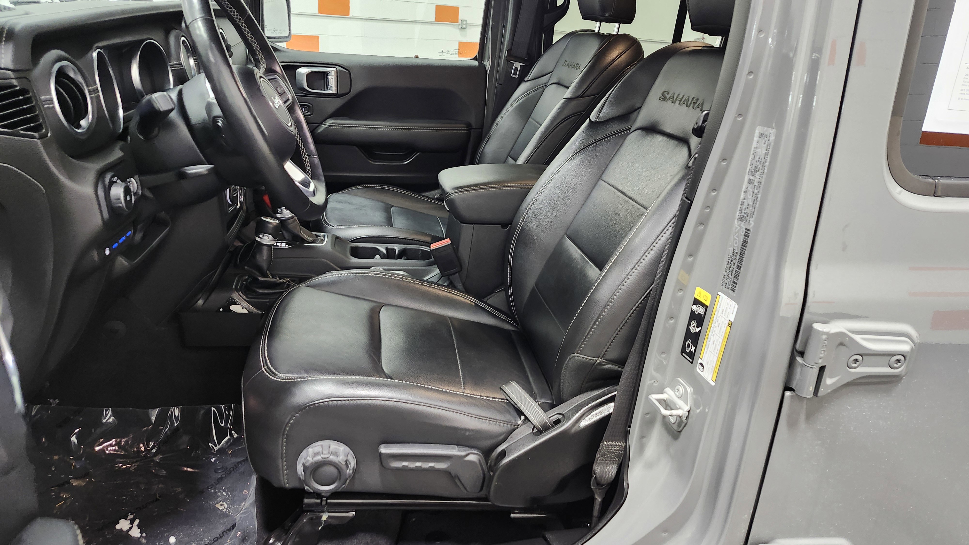 Used 2022 Jeep Wrangler Unlimited Sahara w/ Cold Weather Group image 24