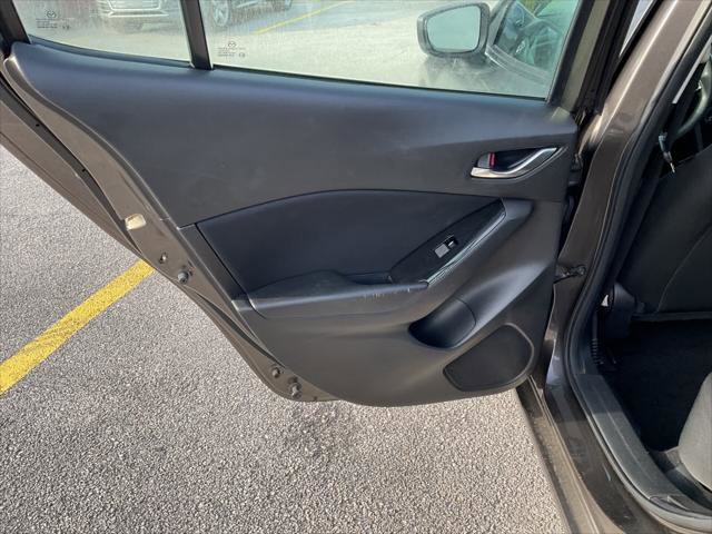 Used 2017 MAZDA MAZDA3 Sport FWD image 22