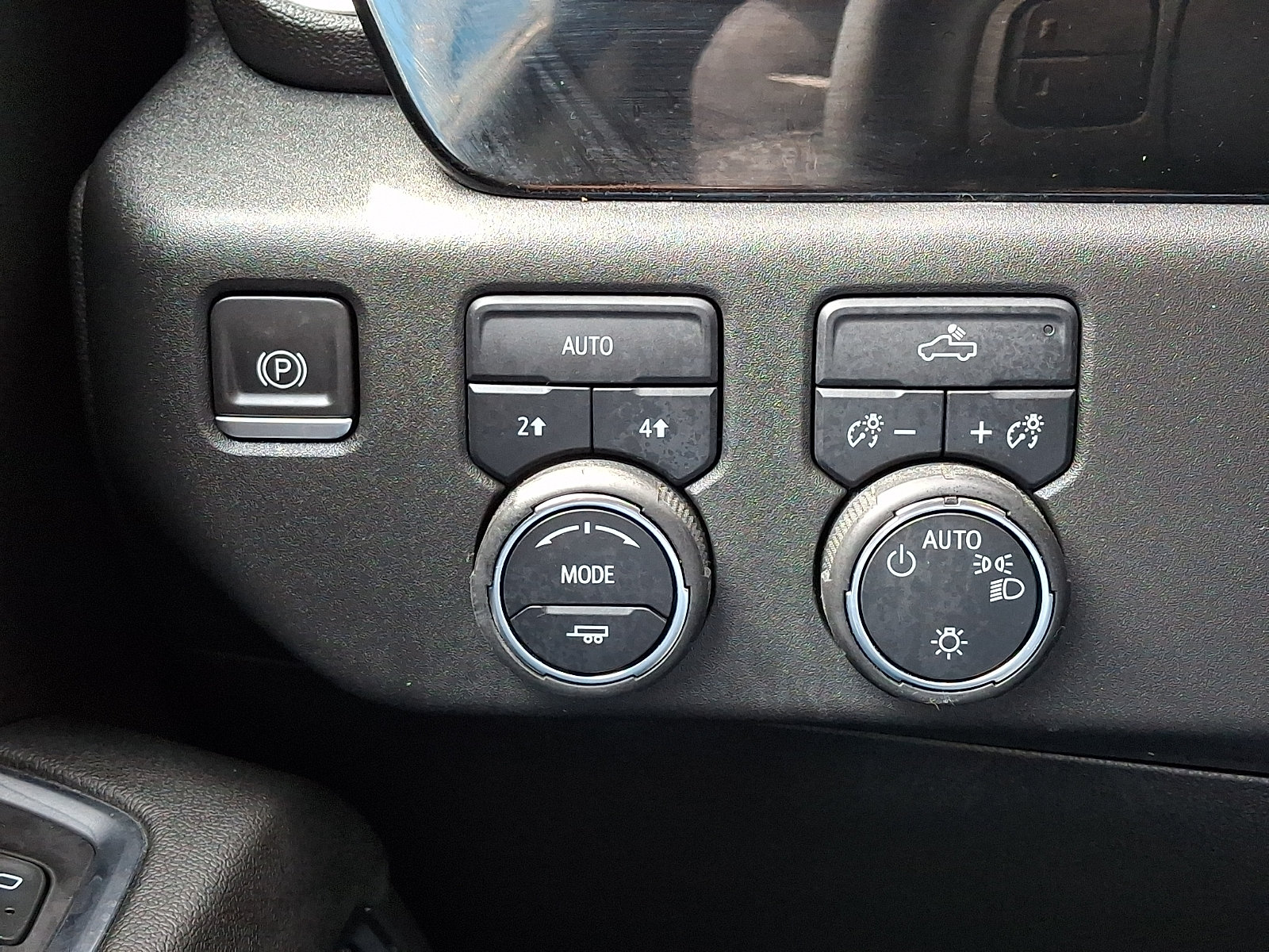 Used 2023 Chevrolet Silverado 1500 LT AWD/4WD image 23