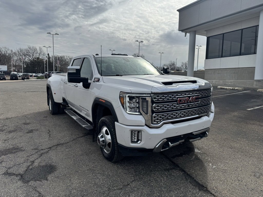 Used 2022 GMC Sierra 3500 Denali w/ Denali Ultimate Package image 1