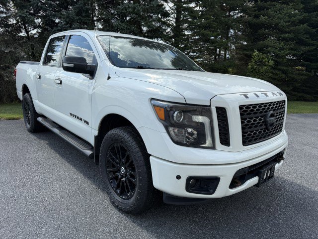 Used 2018 Nissan Titan SL w/ Midnight Edition image 4