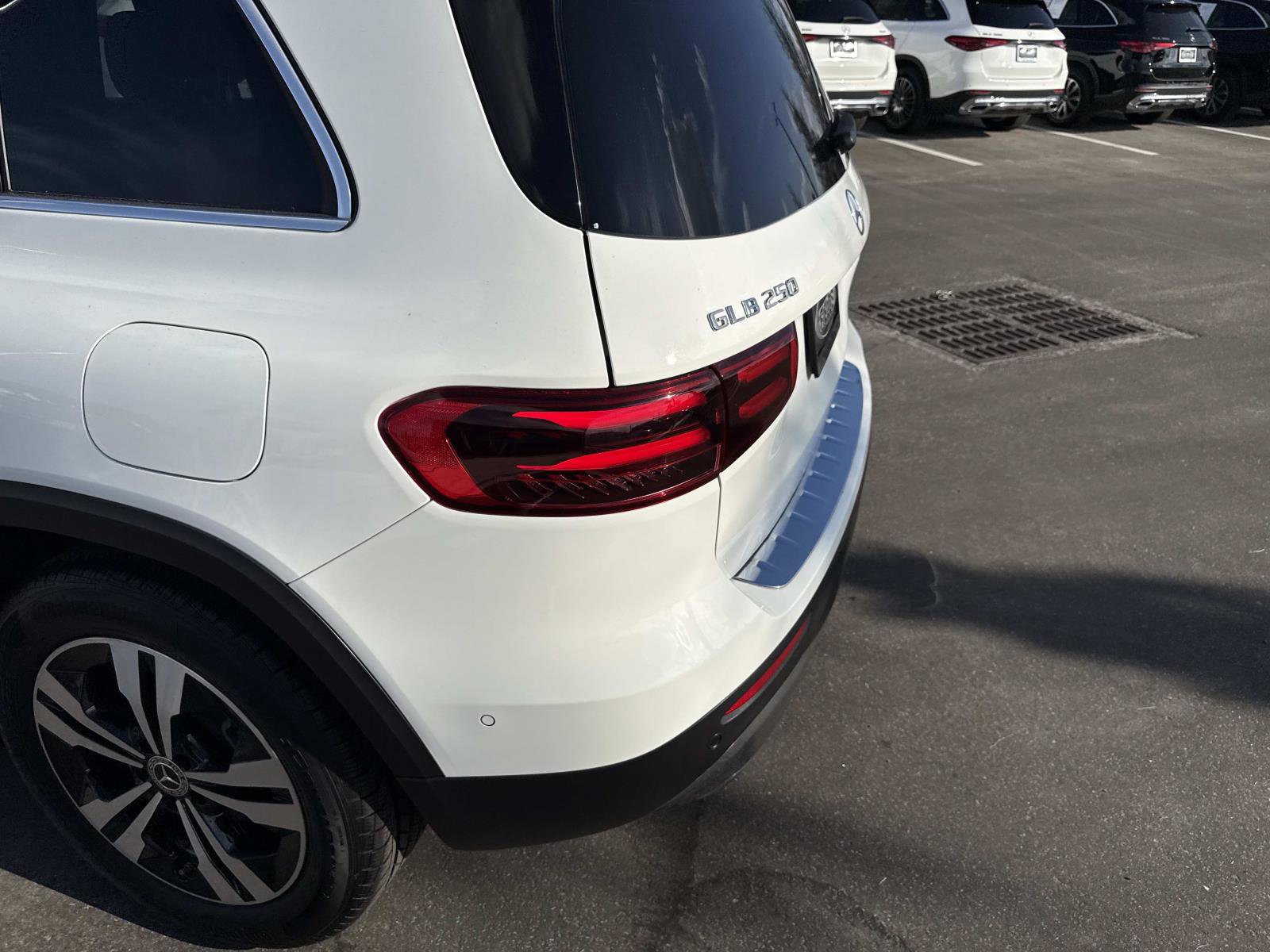 Used 2025 Mercedes-Benz GLB 250 GLB 250 image 11