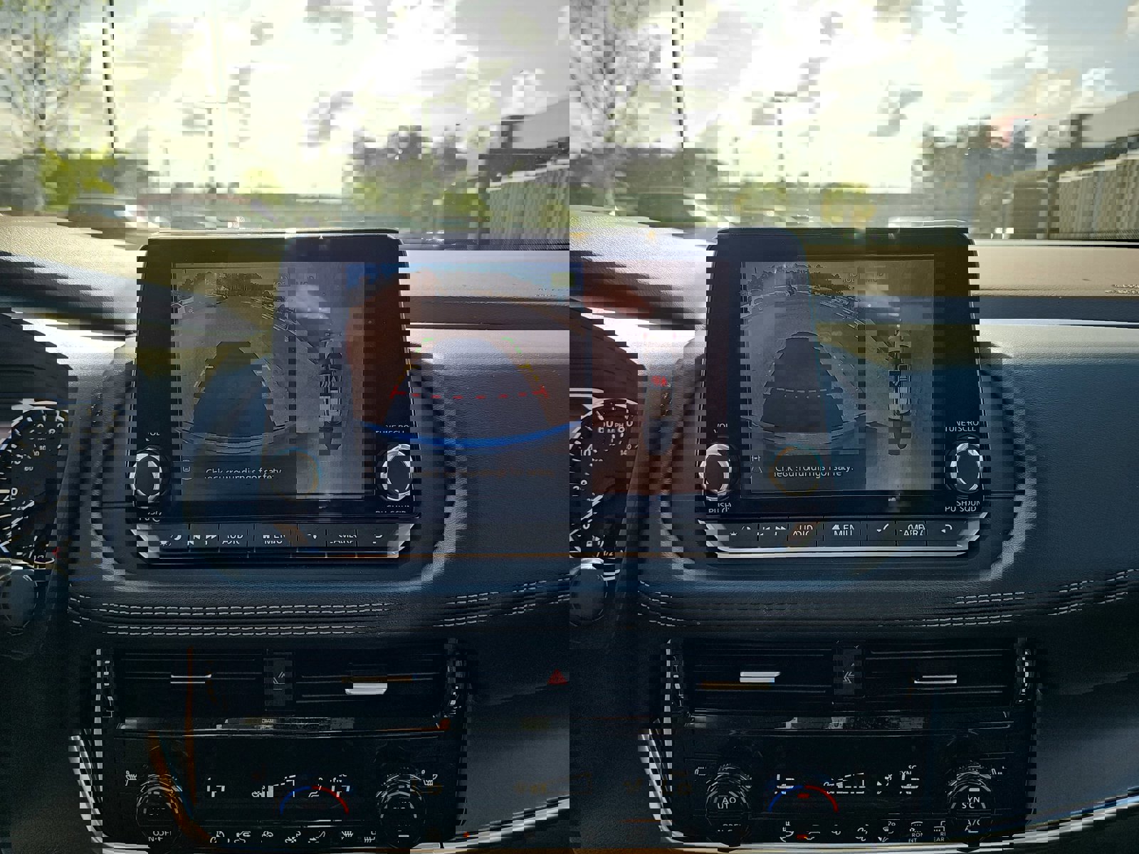 Used 2021 Nissan Rogue SV w/ Premium Package image 23