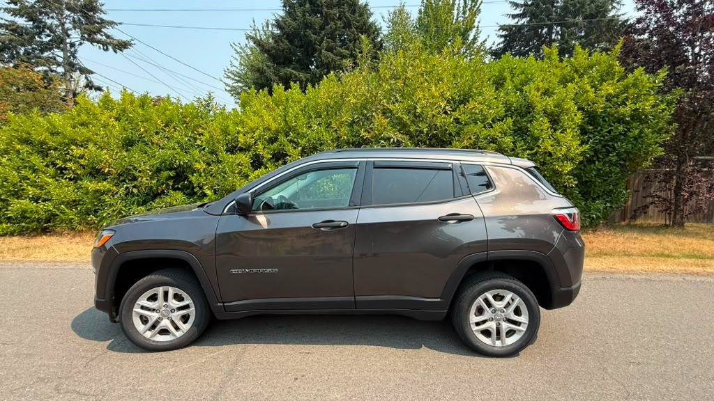 Used 2020 Jeep Compass Sport w/ Sport Appearance Group AWD/4WD image 17
