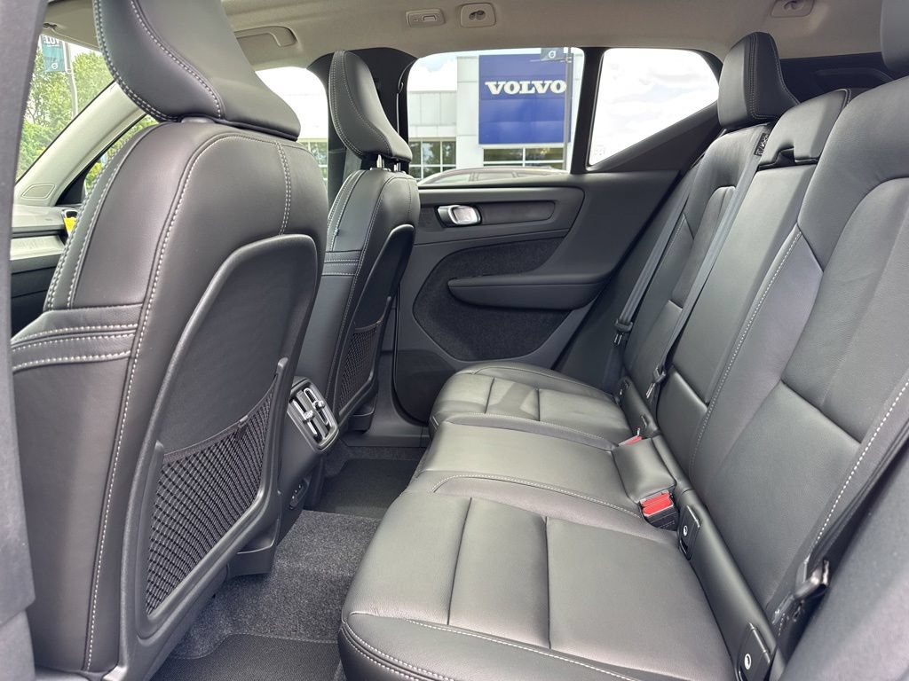 New 2026 Volvo XC40 B5 Plus w/ Climate Package AWD/4WD image 5