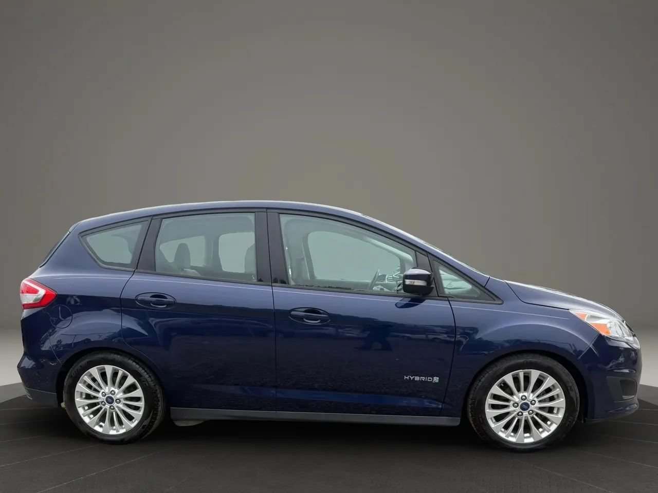 Used 2017 Ford C-MAX SE FWD image 4