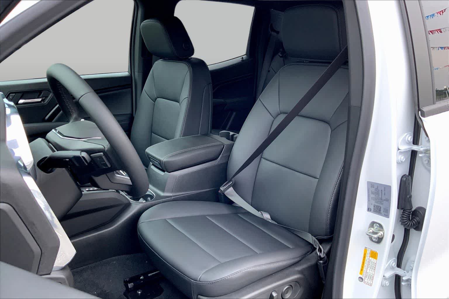 New 2026 GMC Canyon Elevation w/ Convenience Package RWD image 9