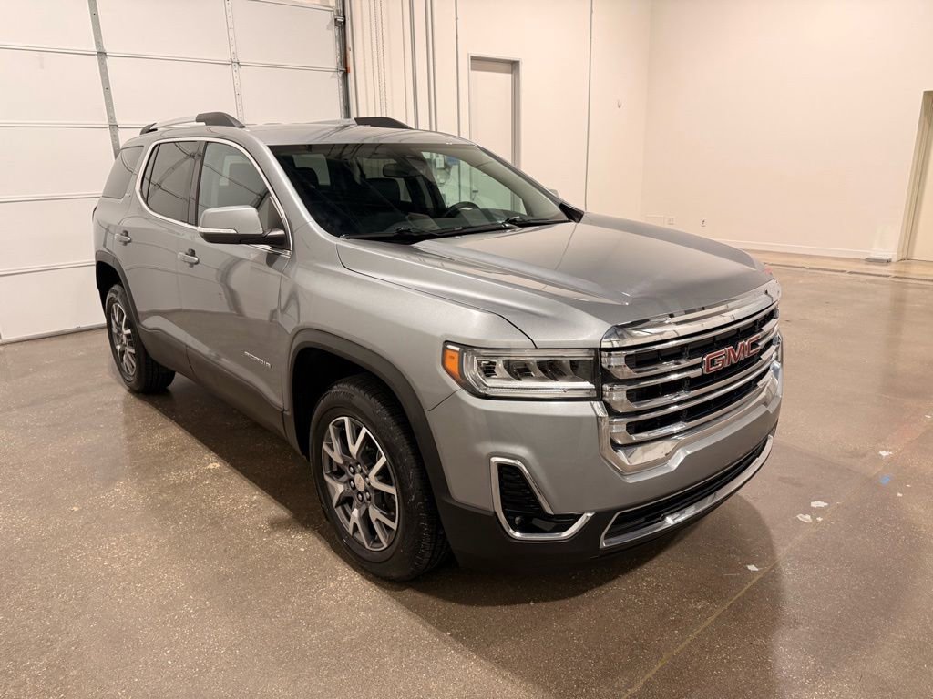 Used 2023 GMC Acadia SLT image 3