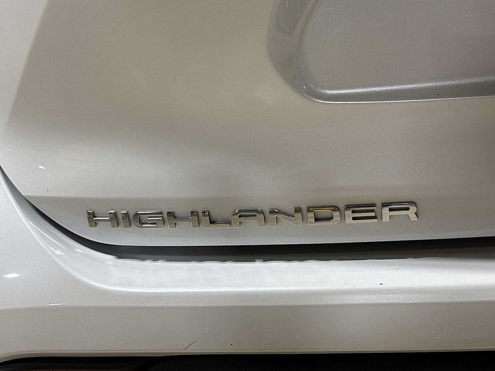 Used 2022 Toyota Highlander XLE AWD/4WD image 27