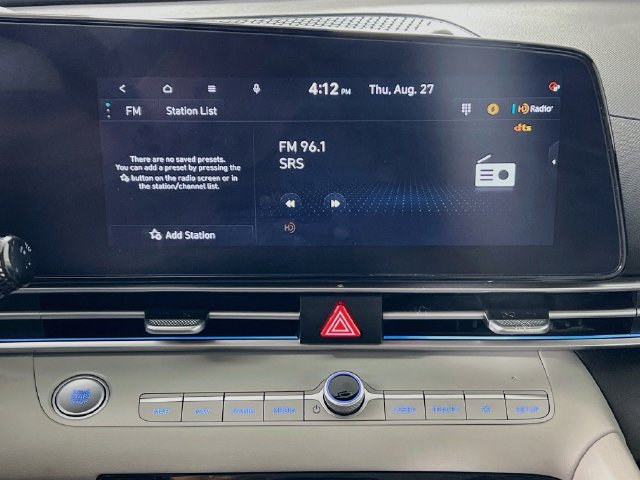 Used 2024 Hyundai Elantra Limited FWD image 13