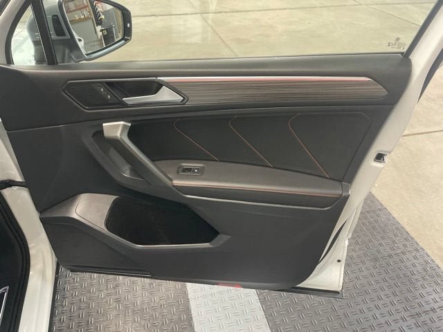 Certified 2024 Volkswagen Tiguan Wolfsburg Edition AWD/4WD image 3