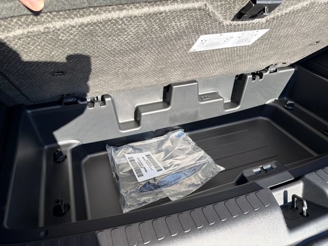 New 2026 Chevrolet Traverse LT w/ Enhanced Driving Package FWD image 12