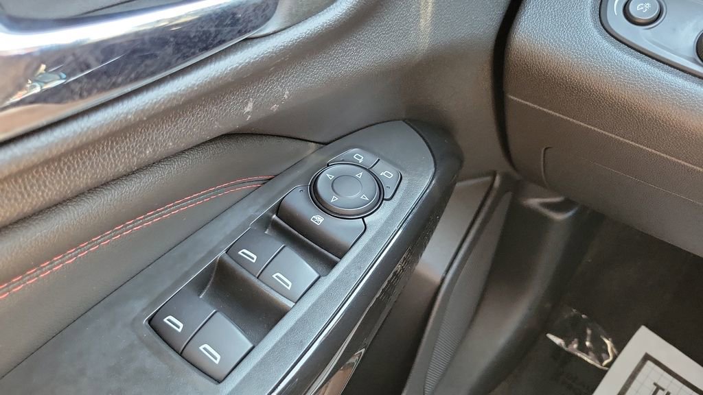 Used 2025 Chevrolet Trax RS w/ Driver Confidence Package image 24