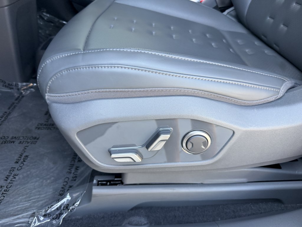Used 2025 Kia EV9 Wind AWD/4WD image 31