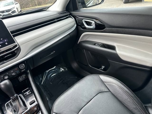 Used 2022 Jeep Compass Limited image 22