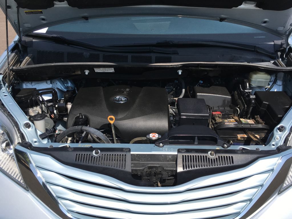 Used 2017 Toyota Sienna LE FWD image 12