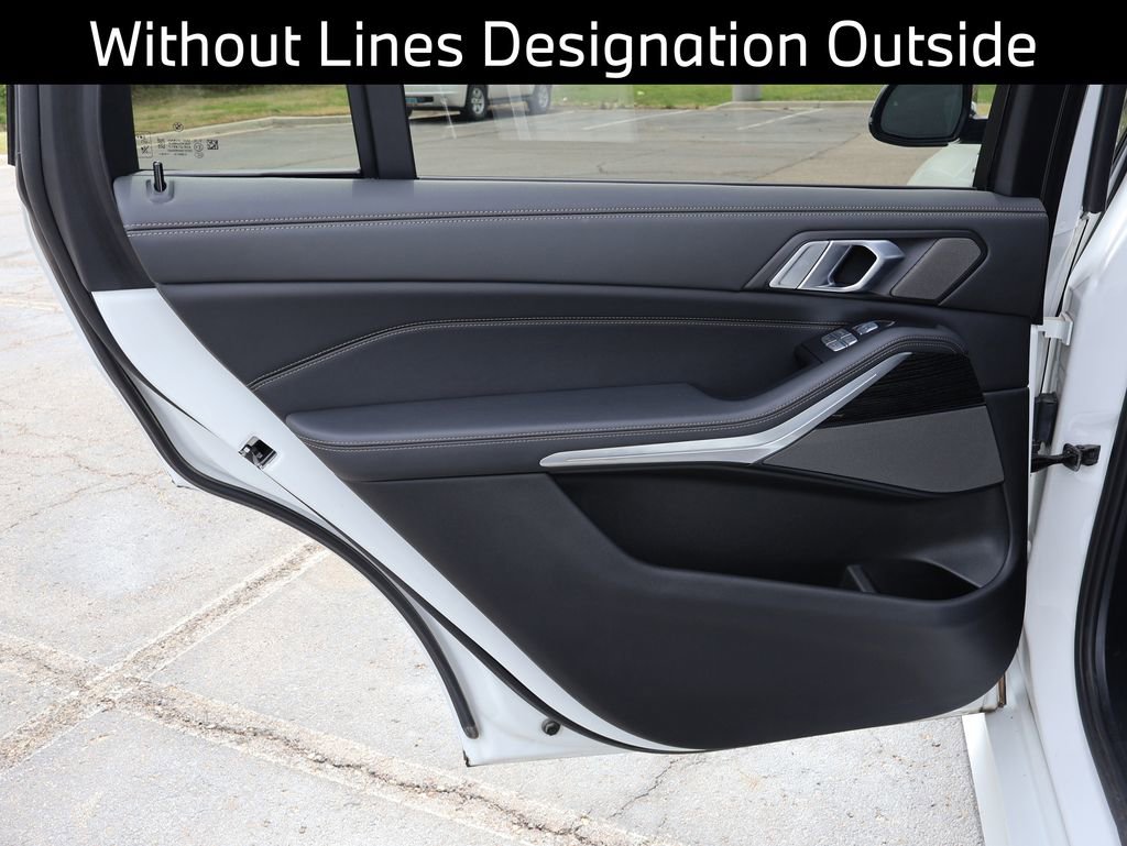 Certified 2024 BMW X7 xDrive40i w/ M Sport Package image 26