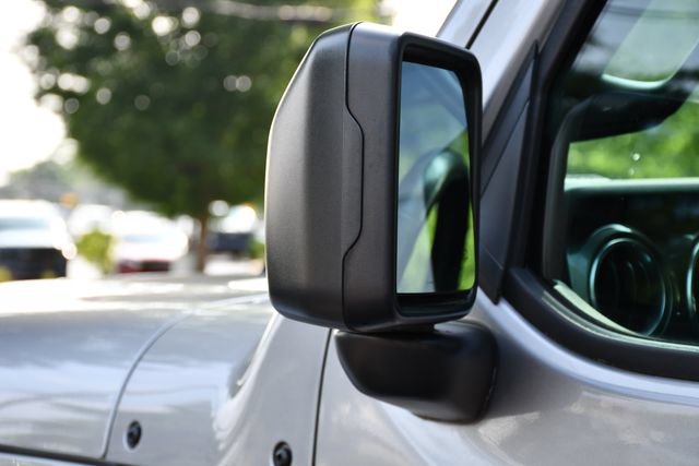 Used 2019 Jeep Wrangler Unlimited Sahara AWD/4WD image 14