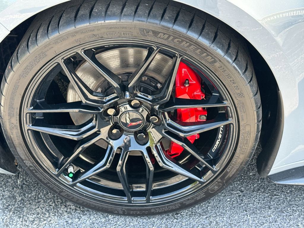 Used 2024 Chevrolet Corvette Z06 w/ Stealth Interior Trim Package RWD image 12