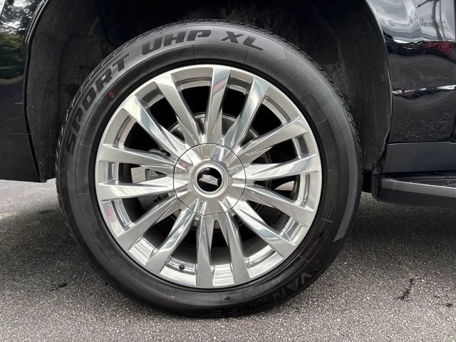 Used 2023 Cadillac Escalade ESV Premium Luxury w/ LPO, Floor Liner Package AWD/4WD image 16