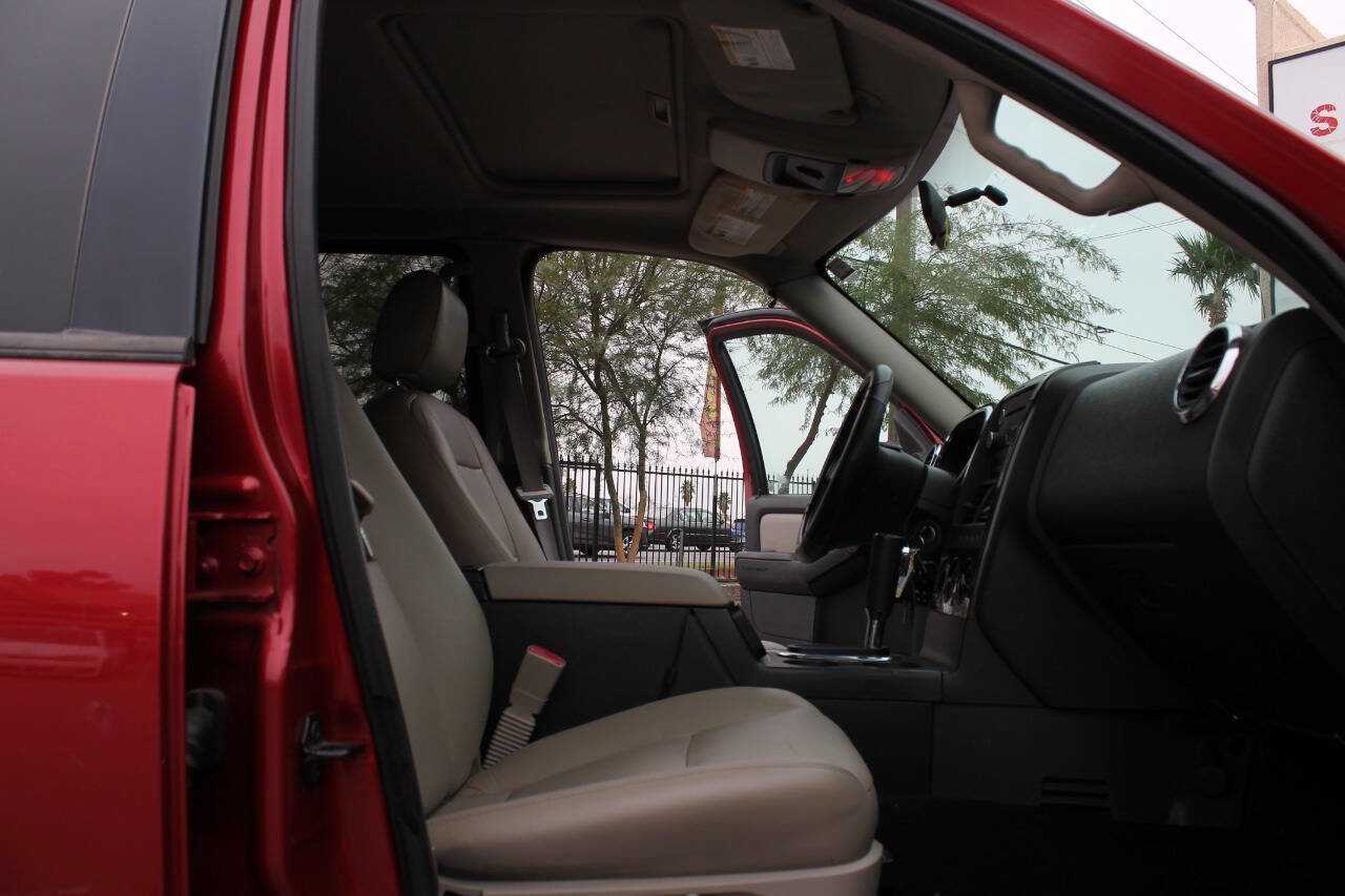 Used 2008 Ford Explorer XLT AWD/4WD image 39