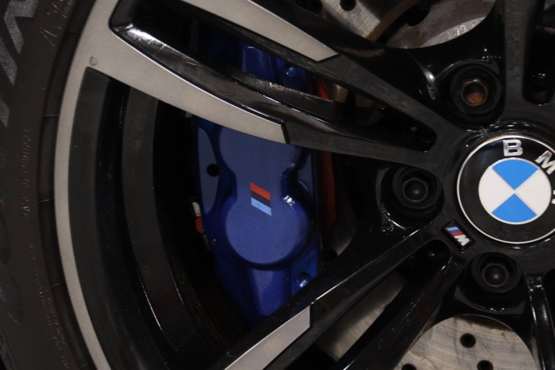 Used 2019 BMW M4 Coupe w/ Executive Package RWD image 5