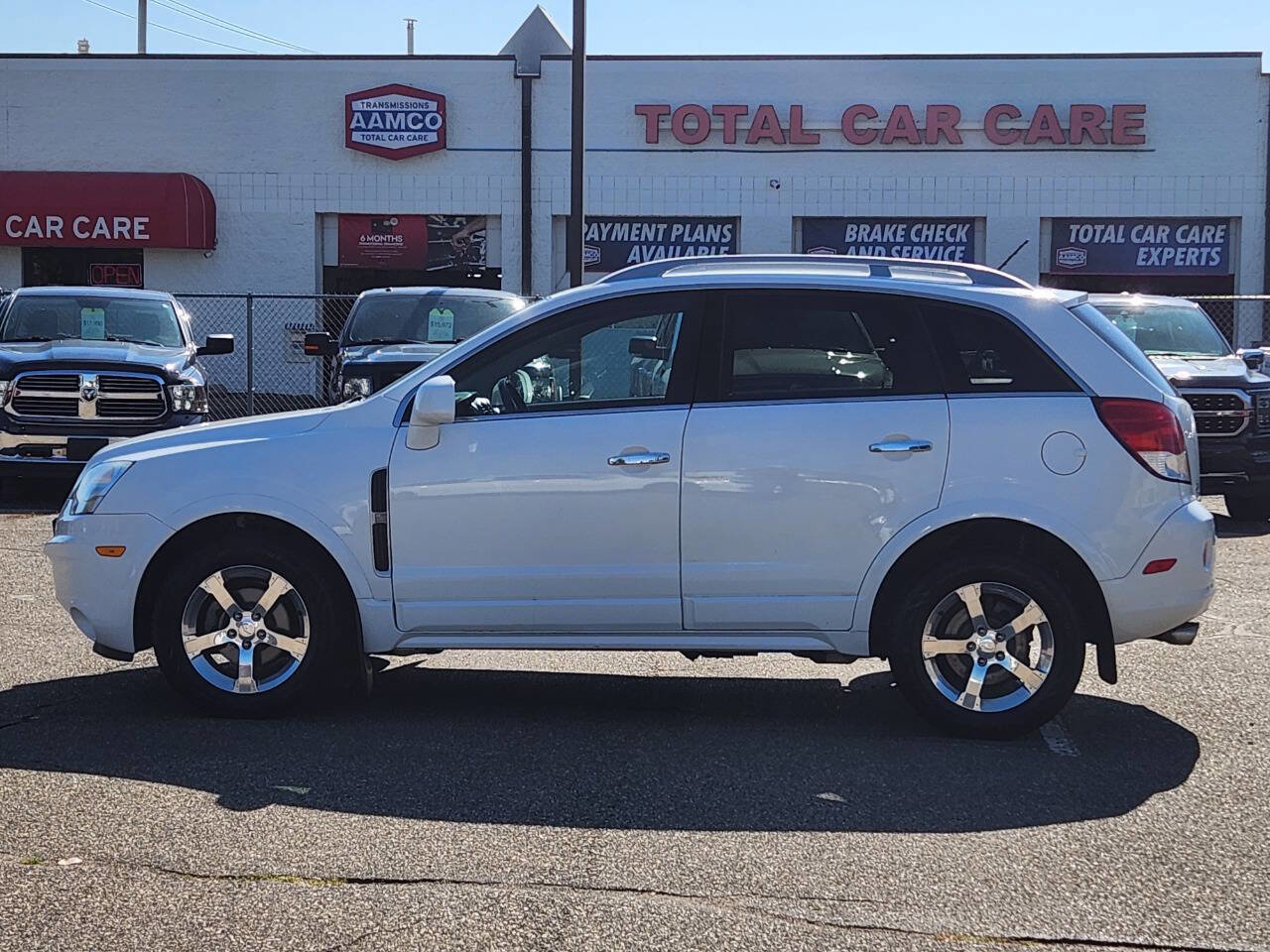Used 2012 Chevrolet Captiva Sport LT w/ Convenience Package image 2