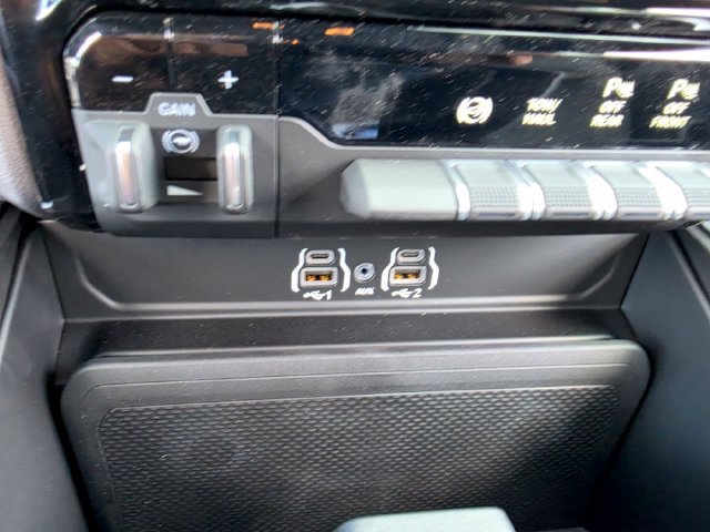 New 2026 RAM 3500 Big Horn AWD/4WD image 19