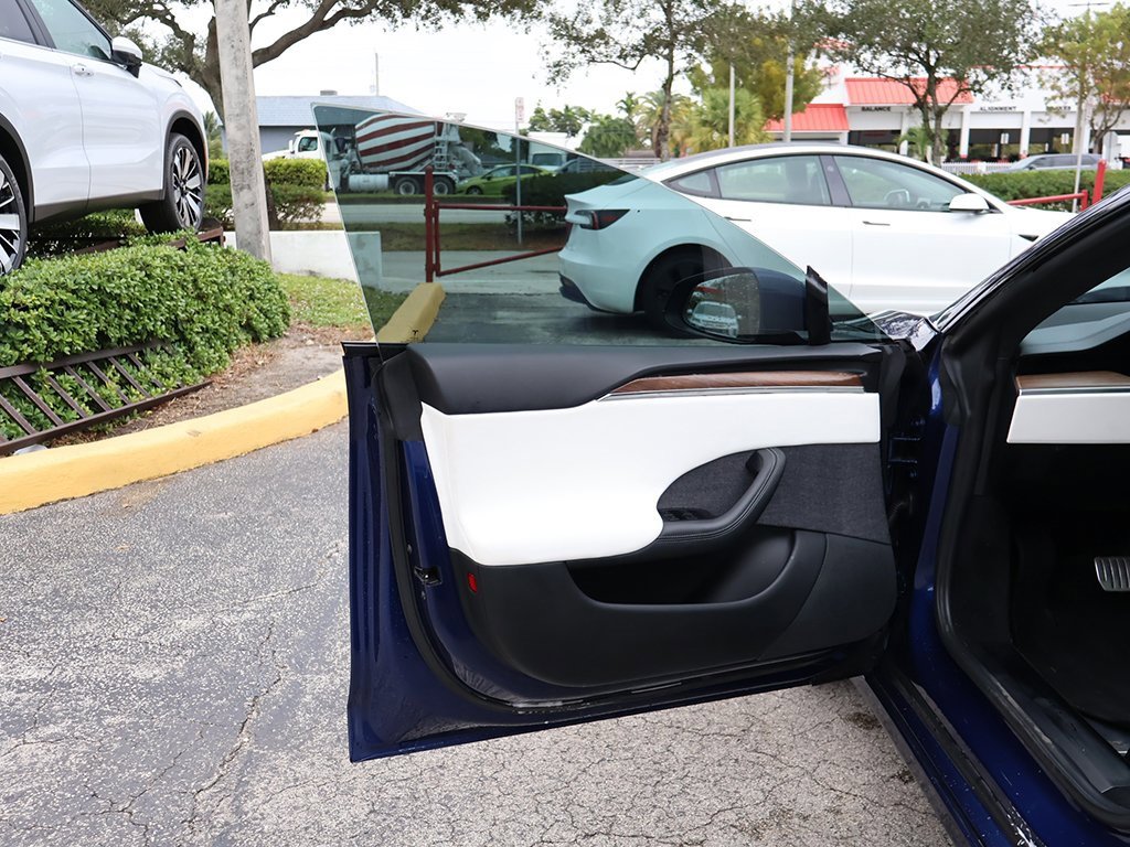 Used 2022 Tesla Model S image 24