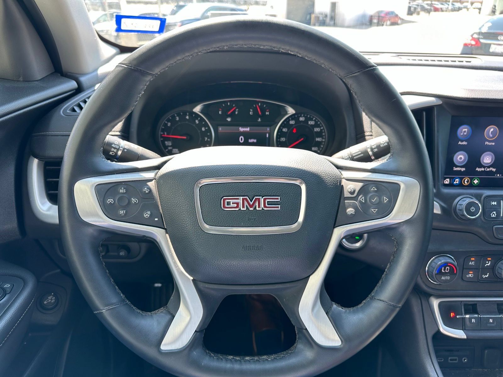 Used 2024 GMC Terrain SLT w/ Tech Package FWD image 9