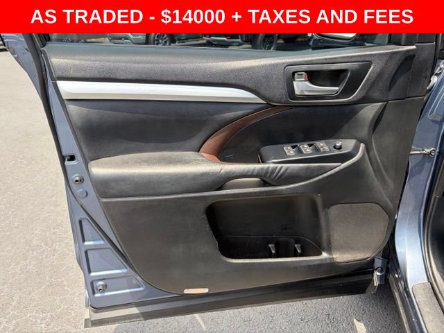 Used 2015 Toyota Highlander XLE FWD image 12