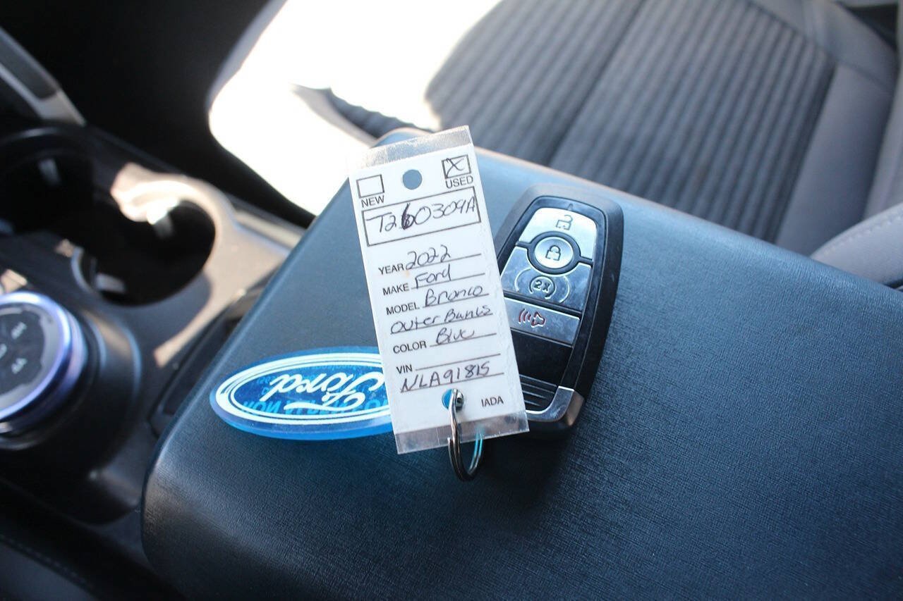Used 2022 Ford Bronco Outer Banks w/ Sasquatch Package AWD/4WD image 17