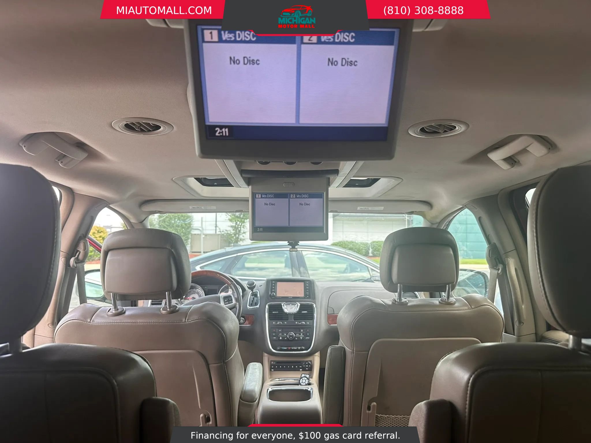 Used 2012 Chrysler Town & Country Limited w/ Luxury Group FWD image 19