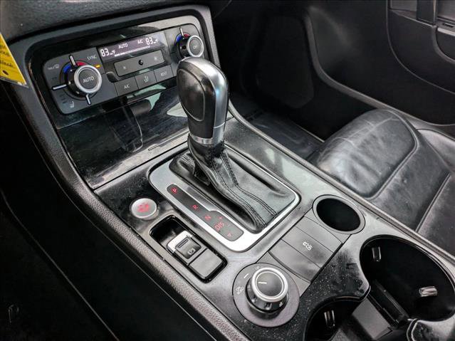 Used 2014 Volkswagen Touareg TDI image 13