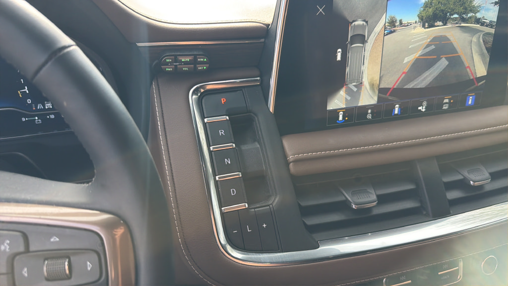 Used 2023 Chevrolet Suburban High Country w/ LPO, Illumination Package AWD/4WD image 20