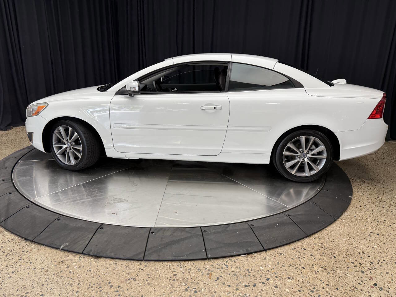 Used 2013 Volvo C70 T5 image 4