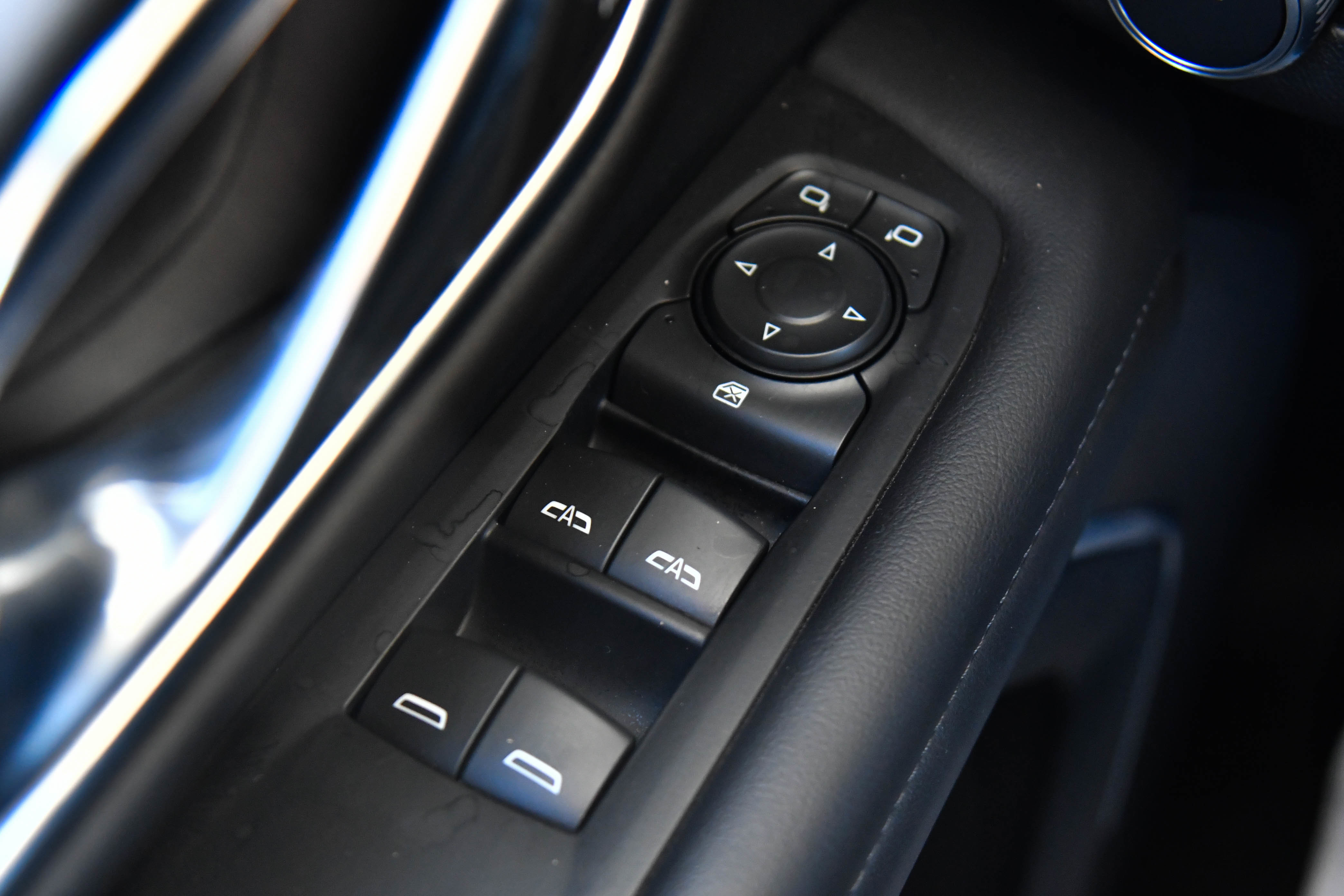 Used 2023 GMC Yukon XL SLE RWD image 38