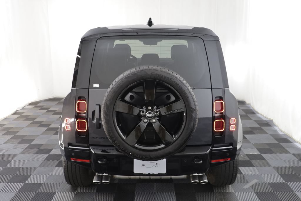 Certified 2025 Land Rover Defender 110 X-Dynamic SE AWD/4WD image 17