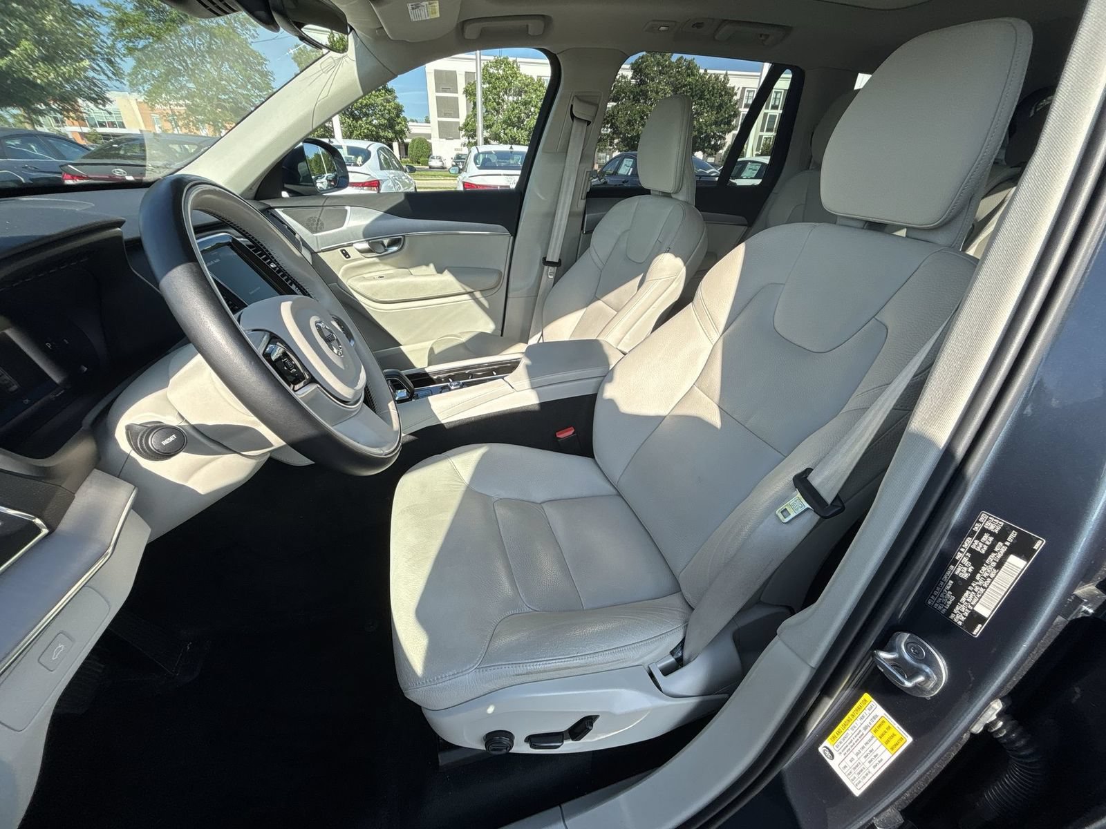 Used 2023 Volvo XC90 B5 Core AWD/4WD image 12