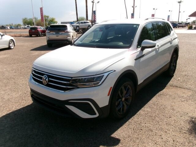 Used 2024 Volkswagen Tiguan Wolfsburg Edition AWD/4WD image 1