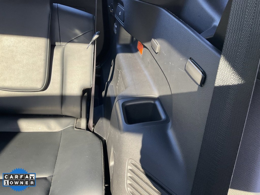 Used 2023 Mitsubishi Outlander SE image 36