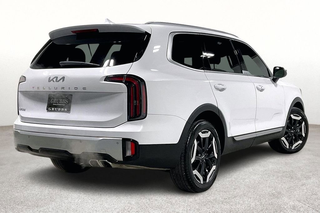 Used 2024 Kia Telluride EX image 2
