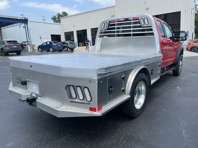 New 2025 Ford F550 4x4 SuperCab Super Duty w/ XLT Value Package image 8