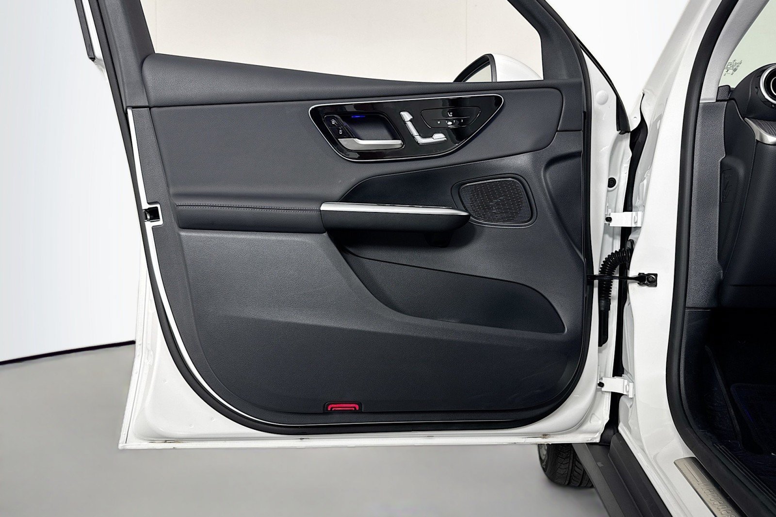 Certified 2025 Mercedes-Benz GLC 350e 4MATIC image 22
