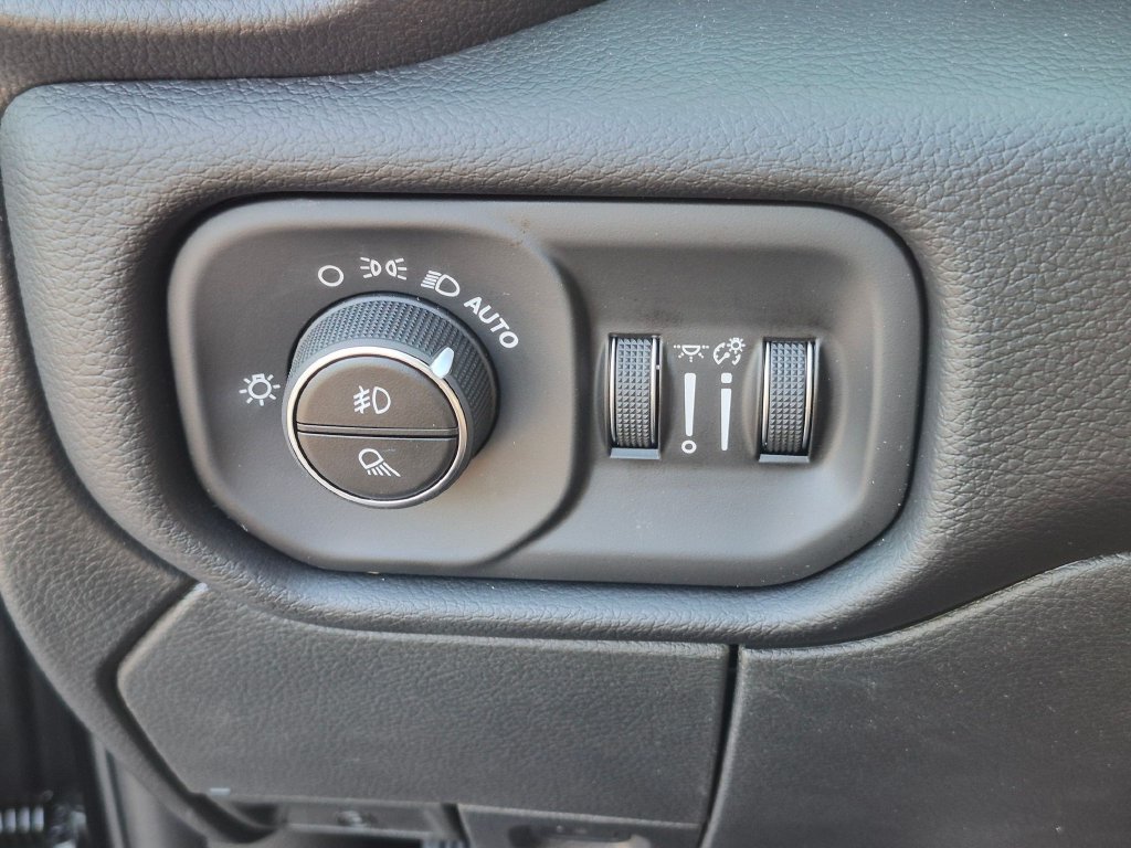 New 2026 RAM 2500 Laramie w/ Night Edition AWD/4WD image 13