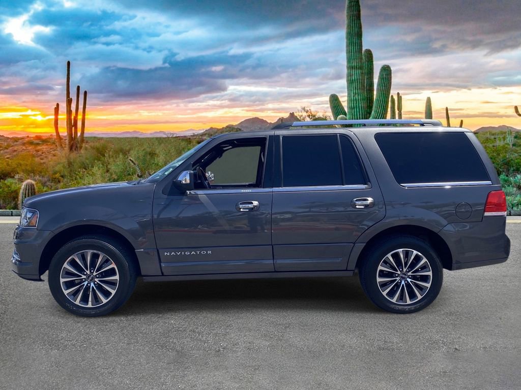 Used 2016 Lincoln Navigator Select AWD/4WD image 6