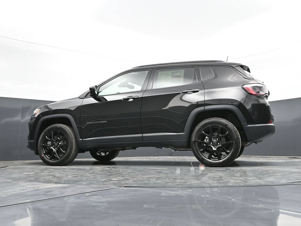 Used 2026 Jeep Compass Latitude AWD/4WD image 40