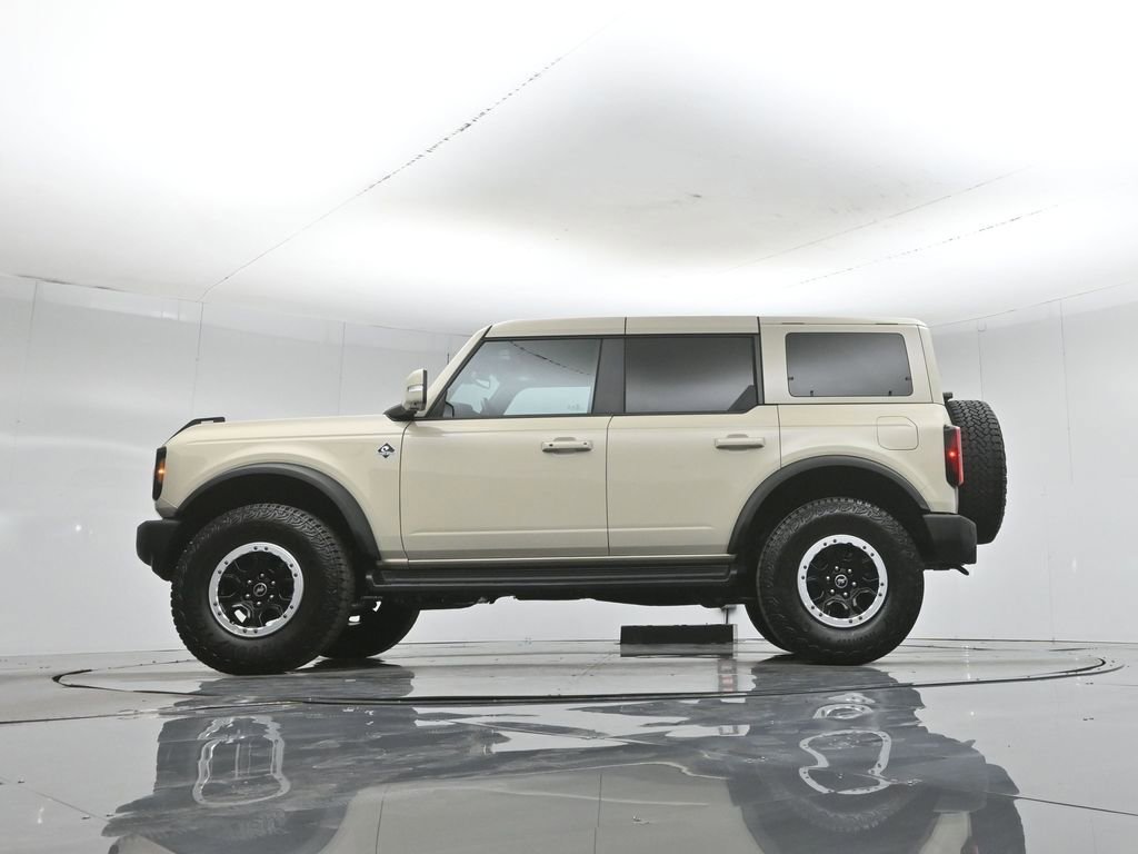 Certified 2025 Ford Bronco Outer Banks w/ Sasquatch Package AWD/4WD image 8
